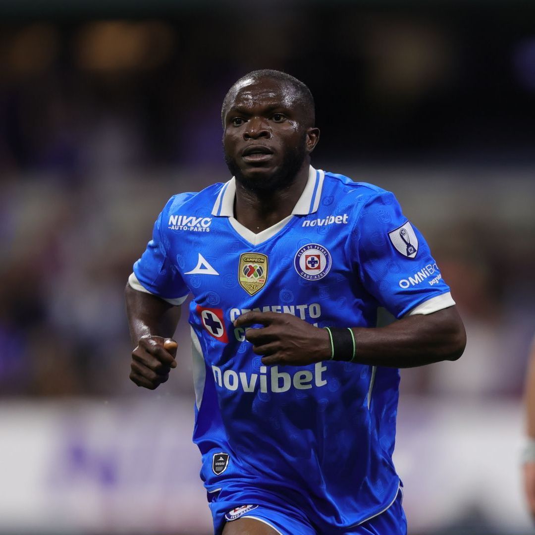 Christian Ebere, jugador de Cruz Azul, en un partido de la Liga MX